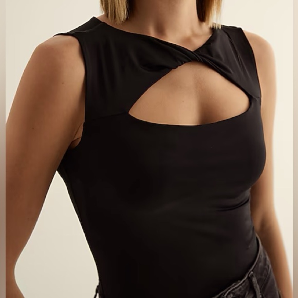 🆕 NWT Express Body Contour Compression Twist Cutout Front Bodysuit, Size Large